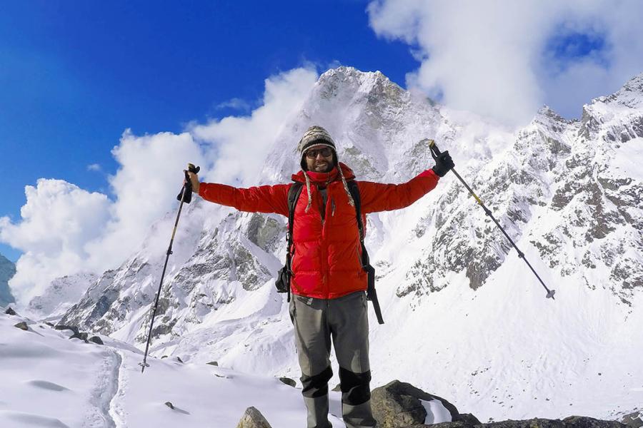 Everest outstrectched arms