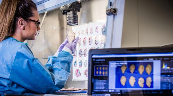 Researcher Kirsty in the lab