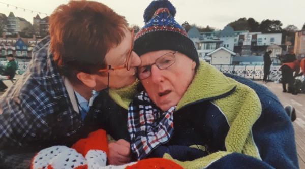 Anne kisses Allen