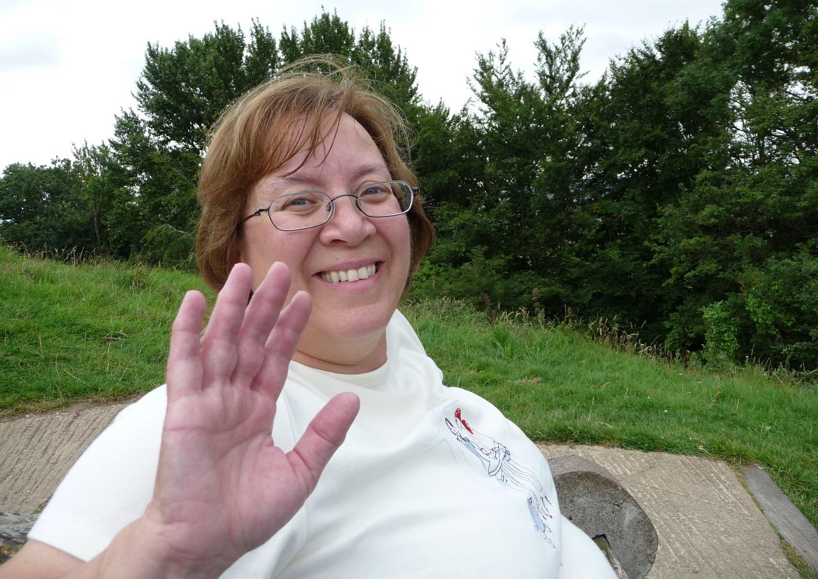 Catriona waving